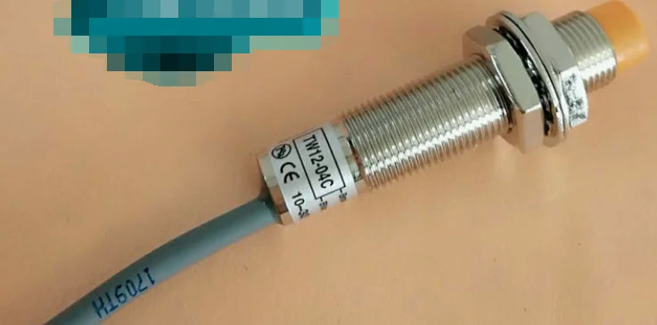 1pc FOTEK TW12-04C Proximity switch free shipping