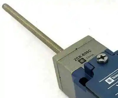 ZCK-E08C ZCKE08C 1PC NEW Schneider Limit Switch free shipping