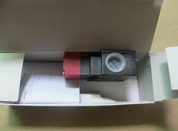 D4NS-5AF D4NS 5AF New OMRON DOOR SWITCH free shipping