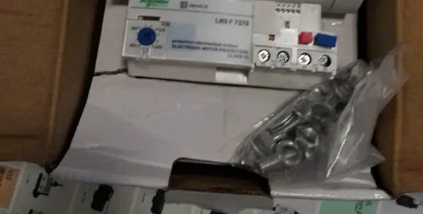 LR9F7379 300-500A New Schneider thermal overload relay free shipping
