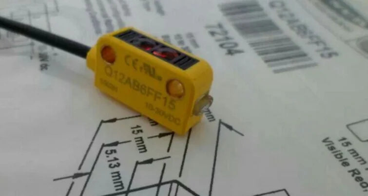 Q12AB6FF15 1PC New BANNER Photoelectric Sensor free shipping