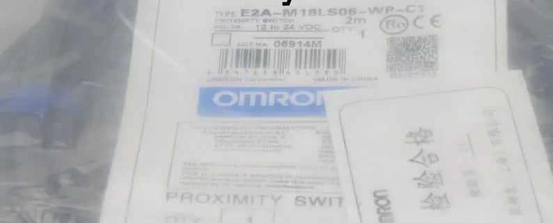 1pcs New in box OMRON proximity switch E2A-M18LS08-WP-C1 12-24VDC