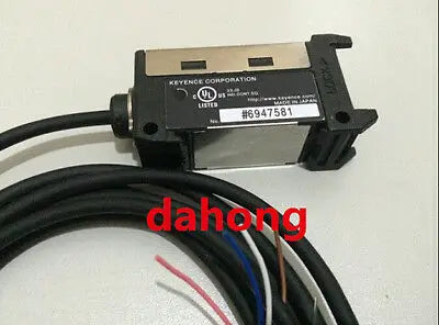 1PC KEYENCE Digital Optical Fiber Amplifier NEW IN BOX PX-10 PX10