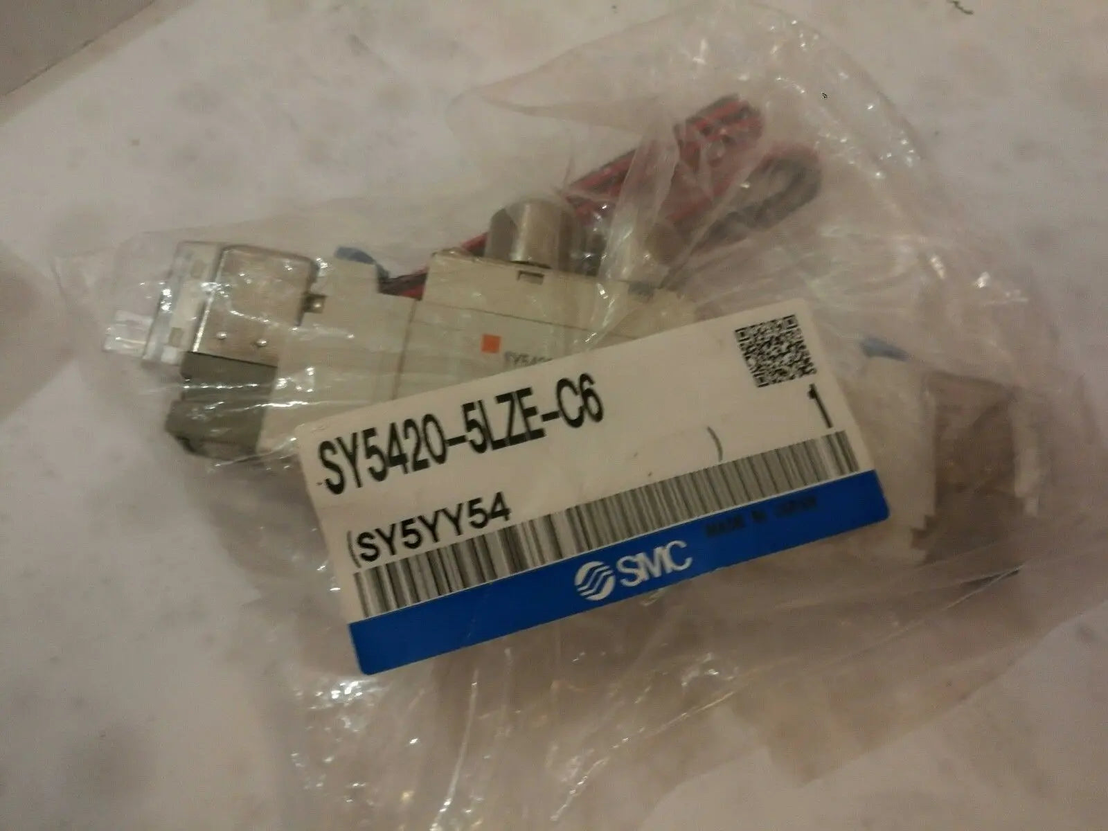 New  SMC  SY5420-5LZE-C6  Solenoid valve  free shipping
