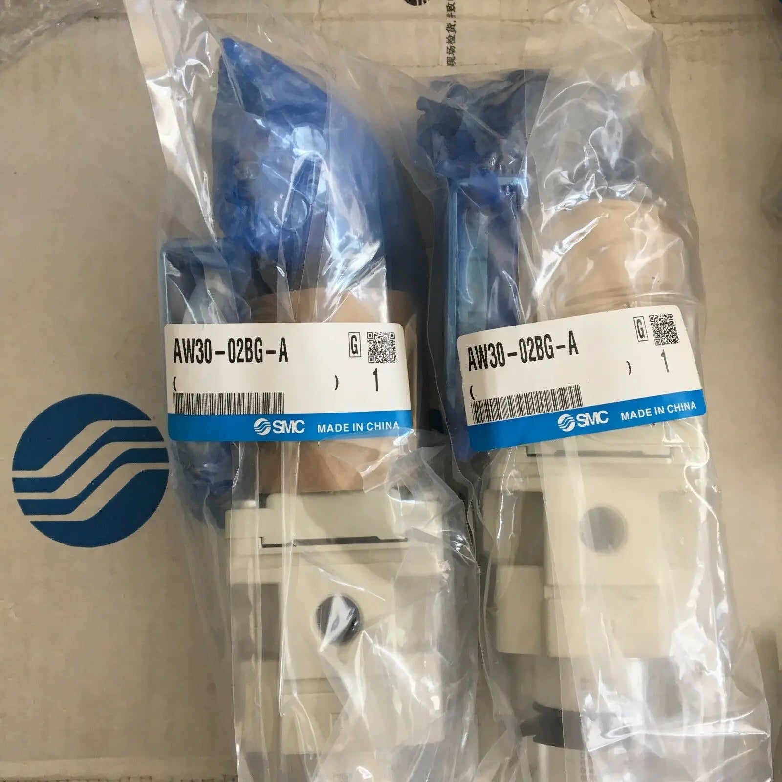 New SMC AW30-02BG-A filtering pressure reducing valve free shipping