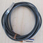 E2EM-X2C1 E2EM X2C1 NEW IN BOX OMRON Proximity Switch free shipping