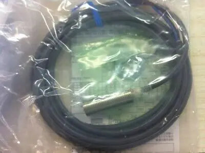 1pc new OMRON E2E-X2E1 M12