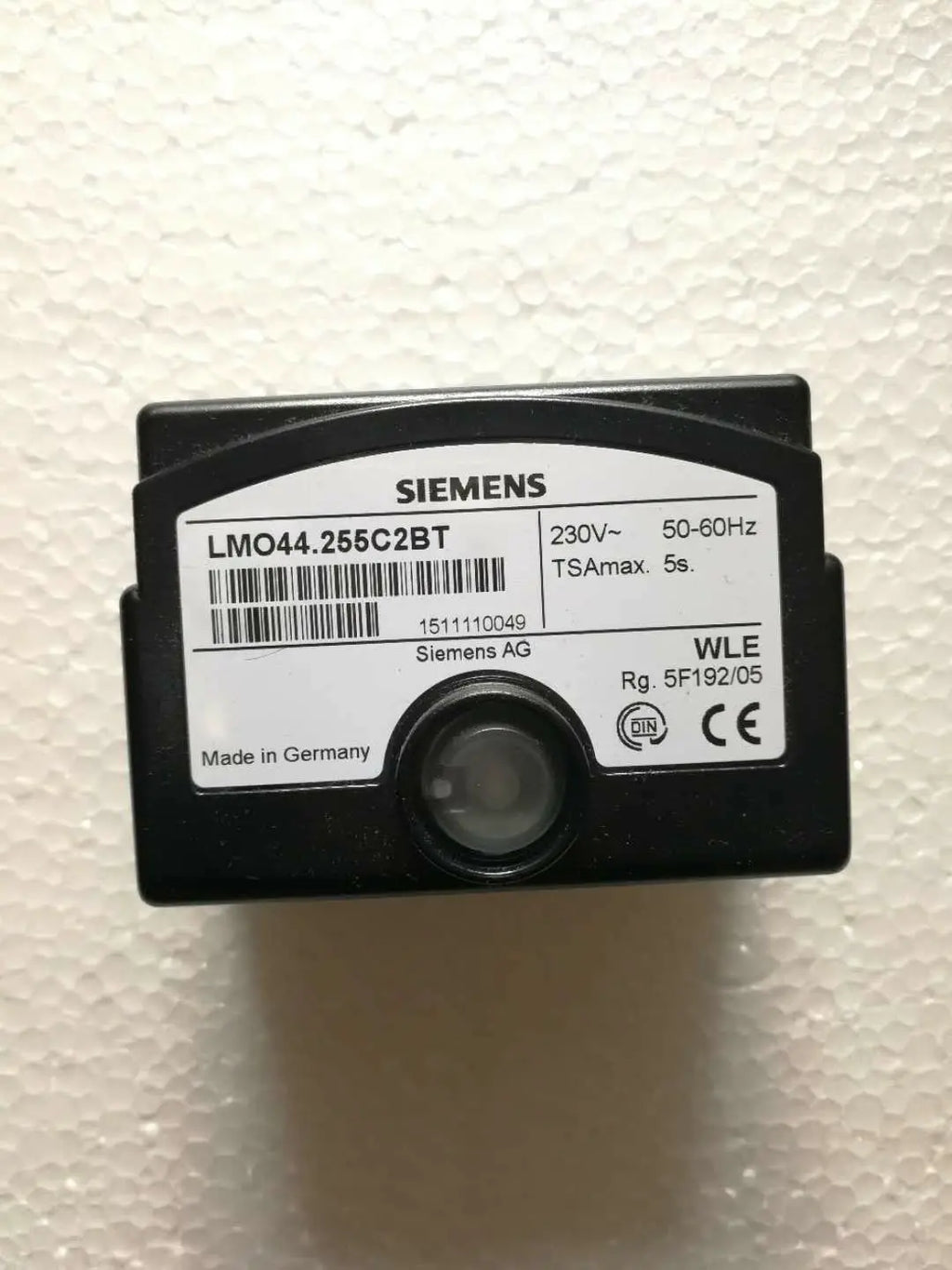 New  Siemens  LMO44.255C2BT  controller  free shipping