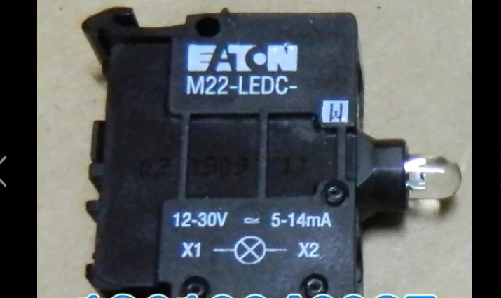 1PC  NEW   EATON  MOELLER  M22-LEDC-W  free shipping