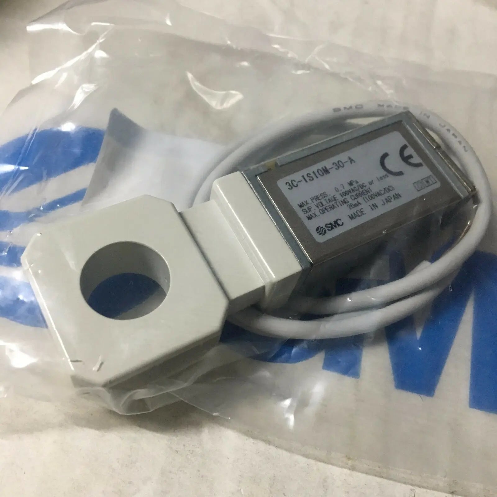 New SMC 3C-IS10M-30-A Pressure switch free shipping