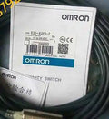 New IN BOX Omron E2E-X2F1-Z 12-24VDC 2M