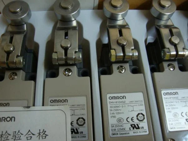 D4V-8104SZ D4V8104SZ 1PCS New Omron limit switch free ship