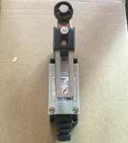 D4V-8108Z-N D4V8108ZN New Omron Limit Switch New in box free shipping