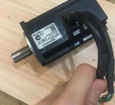 Used  Omron motor R88M-U20030VA-S1   free shipping
