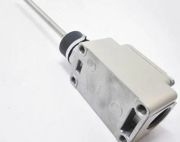 WLNJ-2 WLNJ2 New Omron Limit Switch free shipping