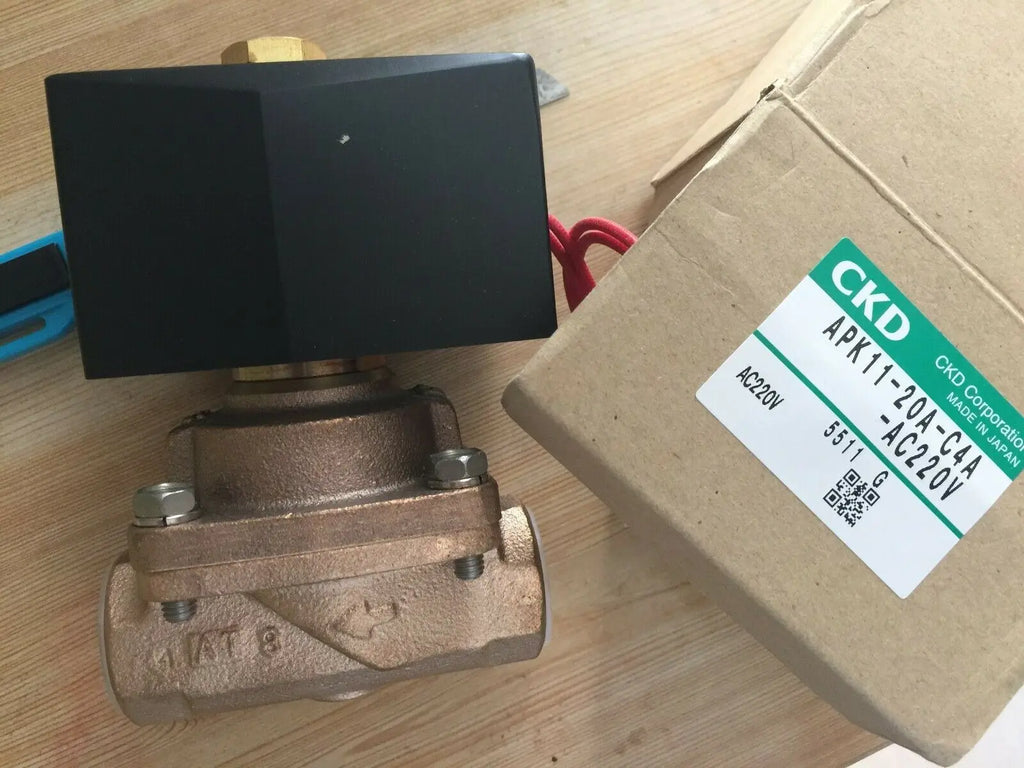 1PC  NEW   CKD  APK11-20A-C4A-AC220V  APK11-20A-C4A  AC220V  free  shipping