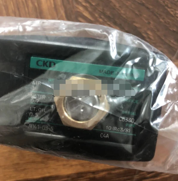 1PC  NEW   CKD  AB41-03-5-C4A-AC220V  AB41-03-5-C4A  AC220V  free  shipping