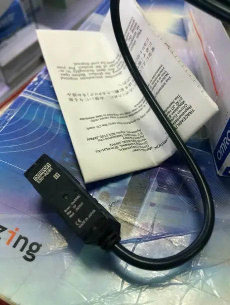 E3S-AD61 E3S AD61 NEW OMRON NEW IN BOX free shipping