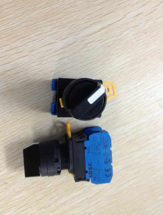 YW1S-2E10 YW1S2E10 10pc IDEC Pushbutton Switch free shipping