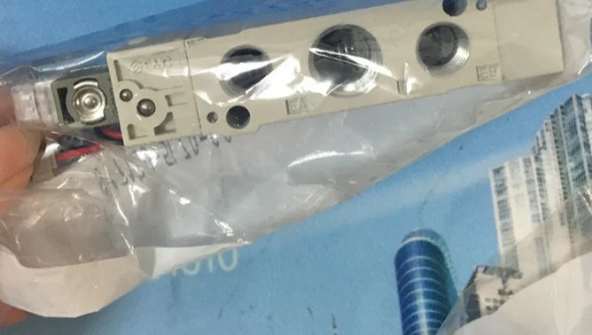 SY7120-5LZD-C8 SY71205LZDC8 1PCS New SMC Solenoid Valve free shipping