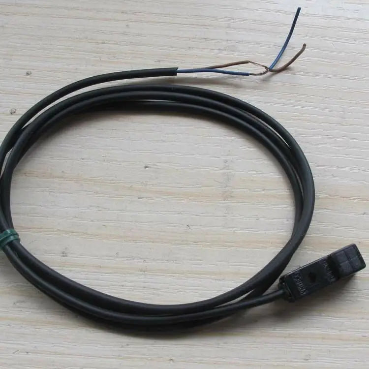 New  SUNX  GL-8FUX10  Proximity switch  free shipping
