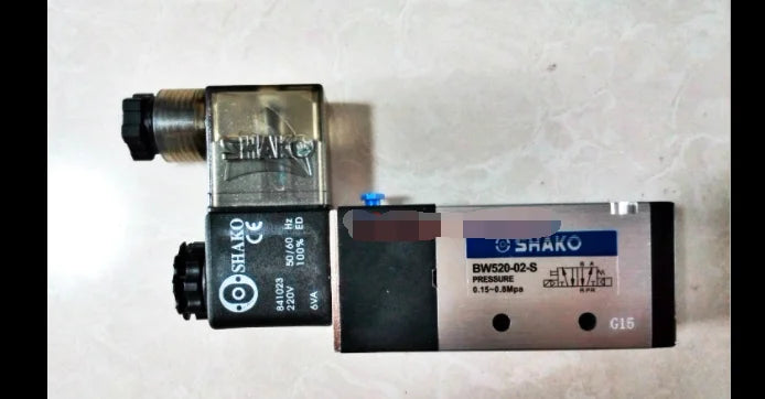 1PC  NEW   SHAKO   BW520-02-S    BW520-02S   AC220V   free  shipping