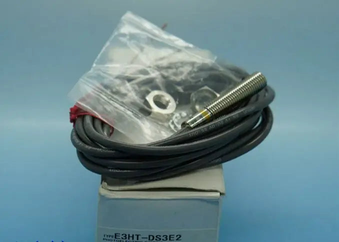 E3HT-DS3E2 E3HTDS3E2 New Omron optoelectronic switch free shipping