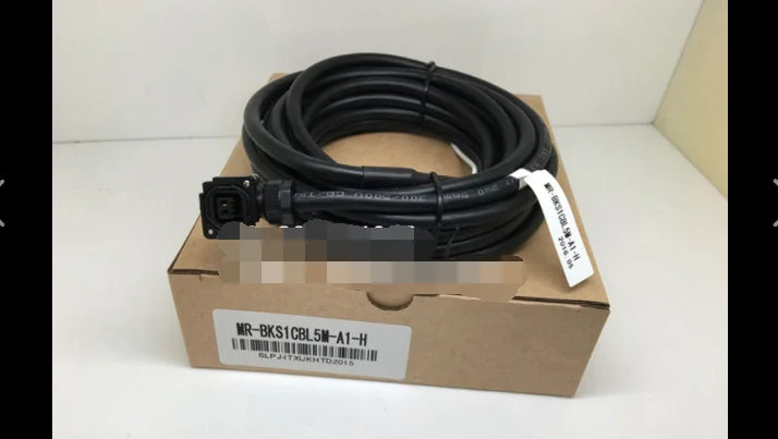 1PC  NEW   MR-BKS1CBL5M-A1-H   cable     free shipping