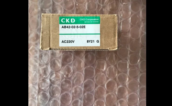 1PC  NEW  CKD  AB42-02-5-02E-AC220V   AB42-02-5-02E  AC220V  free  shipping