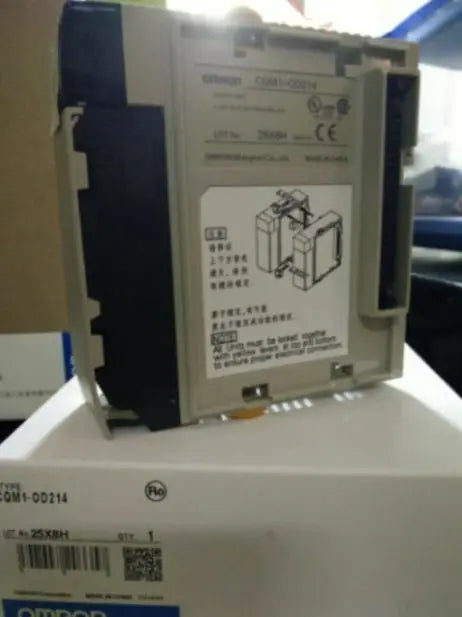 CQM1-OD214 CQM1-0D214 NEW IN BOX Omron PLC Module free shipping