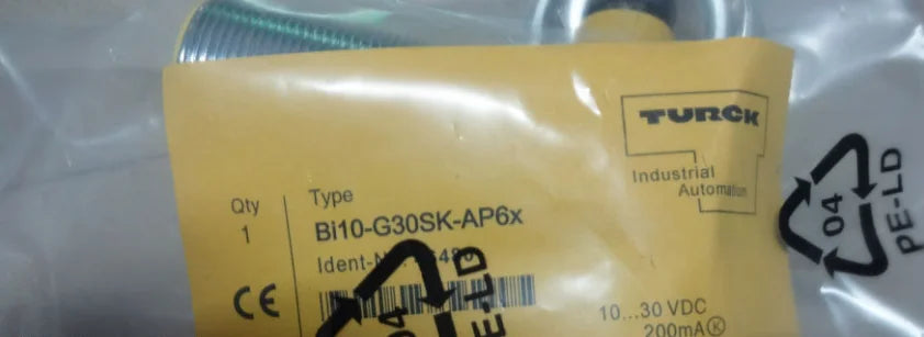 New TURCK Bi10-G30SK-AP6X Proximity switch sensor free shipping