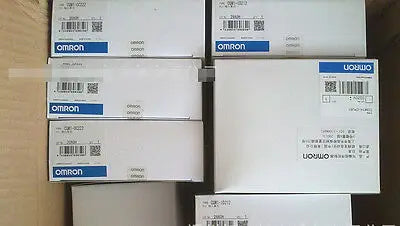 New in box NEW Omron PLC C200HW-COM01