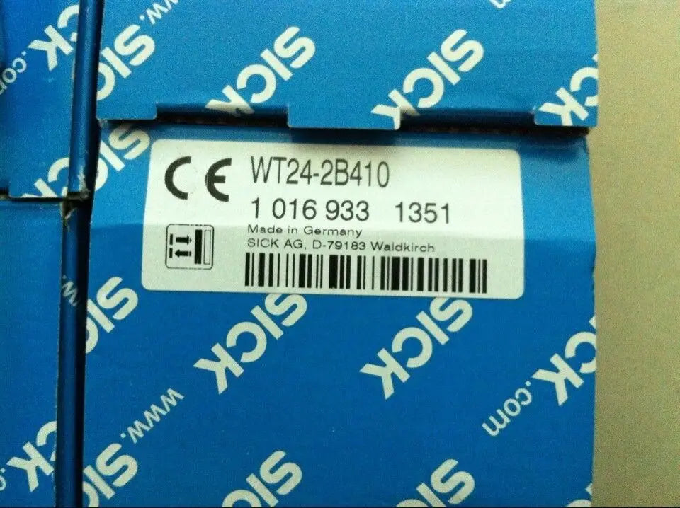 New  SICK  WT24-2B410  Photoelectric switch   free shipping