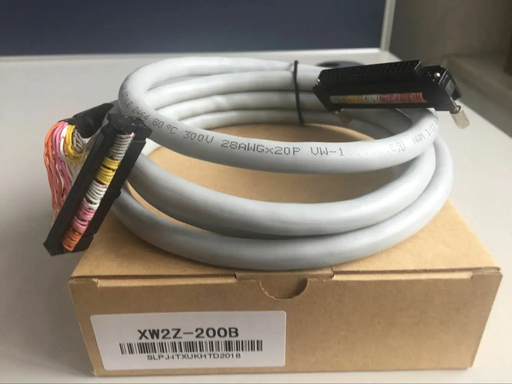 1PC  NEW   XW2Z-200B   Extension line   free shipping