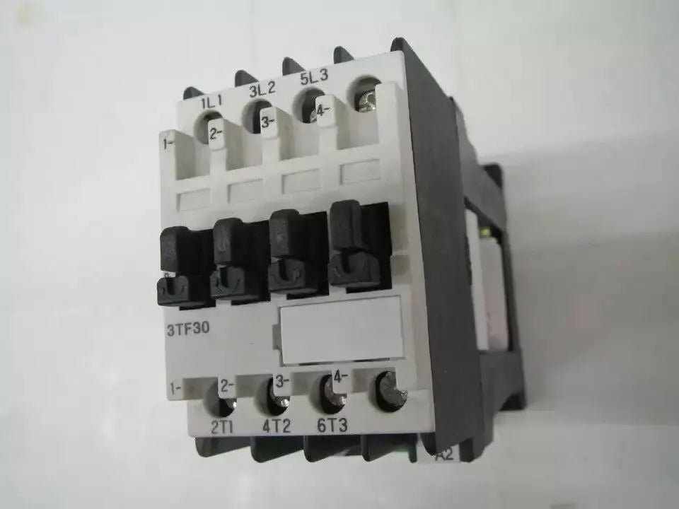 New SIEMENS 3TF3010-1XB4 DC24V Ac contactor free shipping