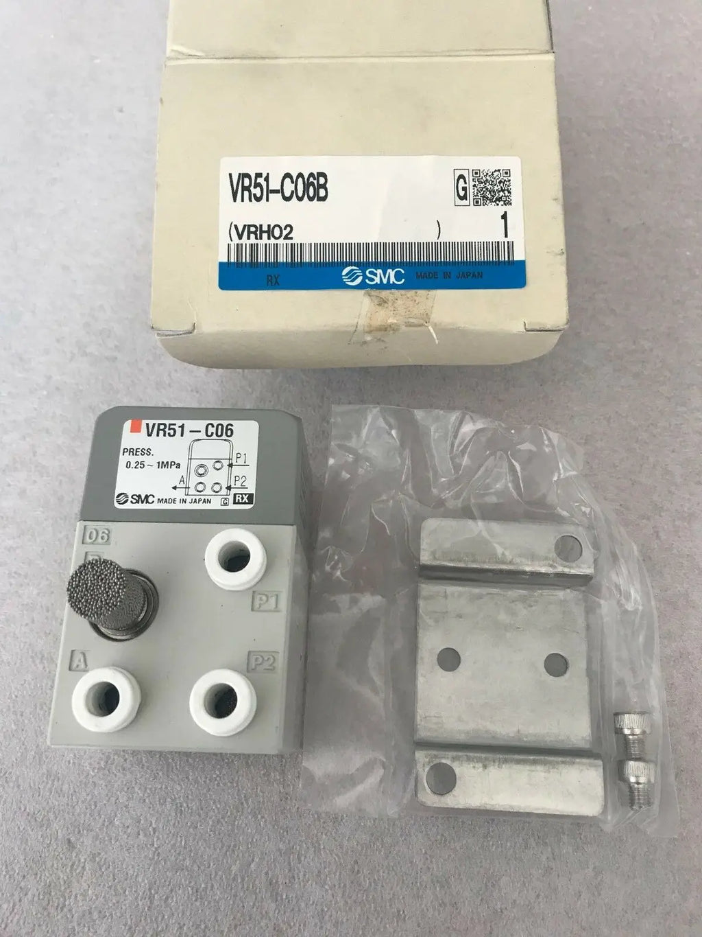 New   SMC  VR51-C06B  Solenoid valve  free shipping