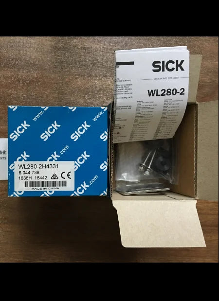 New SICK WL280-2H4331 Photoelectric switch free shipping