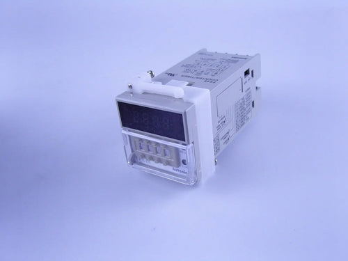 1PC  NEW   Autonics   FX4S-1P2    free shipping