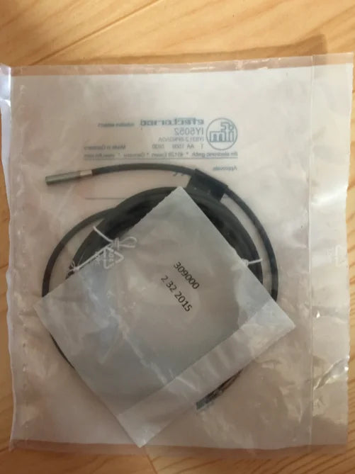 IY5052 1PC New IFM Proximity switch free ship