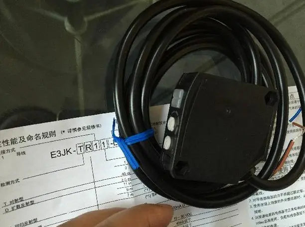 E3JK-RN11-C E3JK RN11 C NEW IN BOX Omron photoelectric switch free shipping