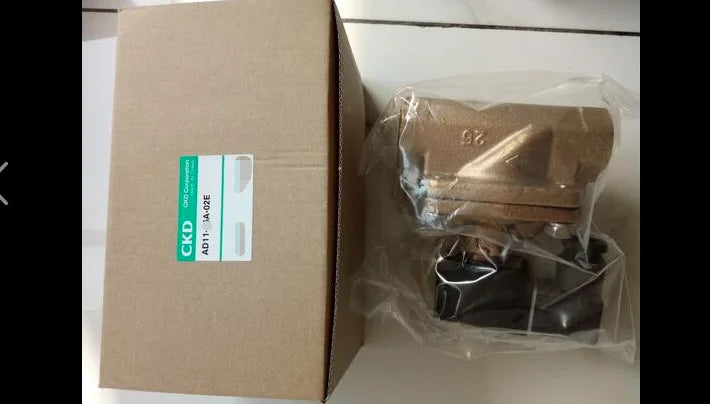 1PC  NEW   CKD  AD11-10A-02E-AC220V   AD11-10A-02E  AC220V   free  shipping