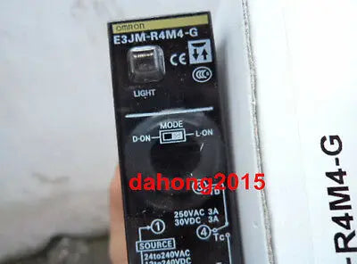 NEW IN BOX Omron Photoelectric Switch Sensor 24-240VAC/VDC E3JM-R4M4-G