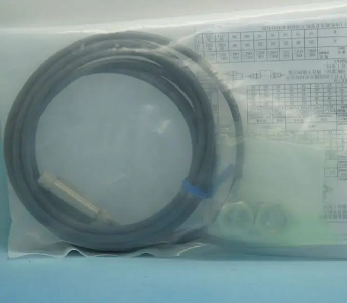 E2E-X8MD1S-Z E2EX8MD1SZ New Omron proximity switch free shipping