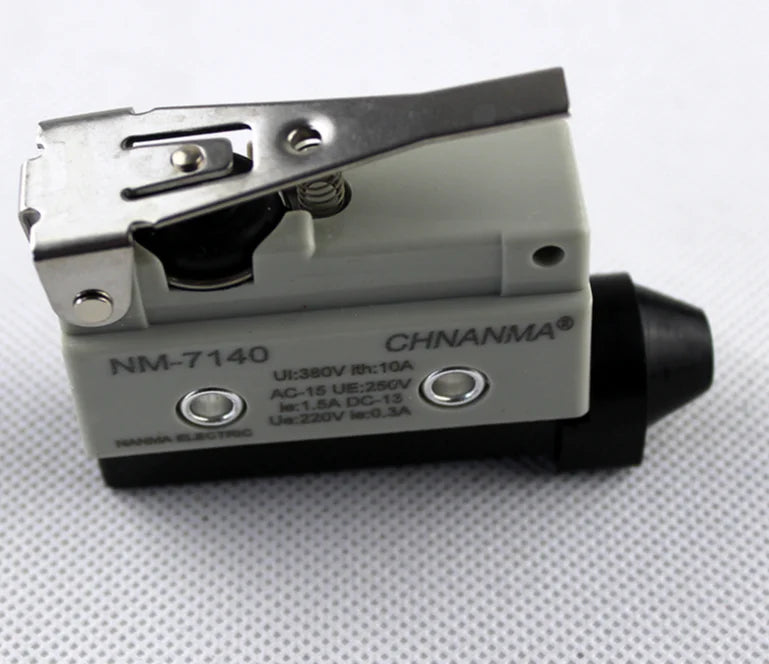 AZ7140 1pcs new Matsushita NAIS Limit Switch free shipping