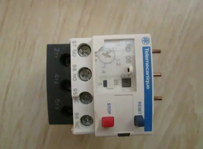 LR-D06C LRD06C 1PC New Schneider 1-1.6A Relay free shipping