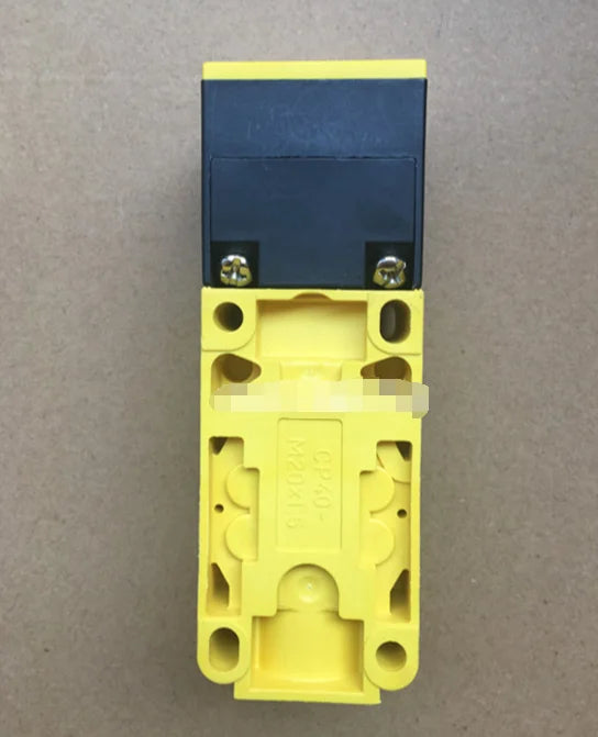 NI40U-CP40-AP6X2 NI40UCP40AP6X2 1PC New TURCK Proximity Switch free ship