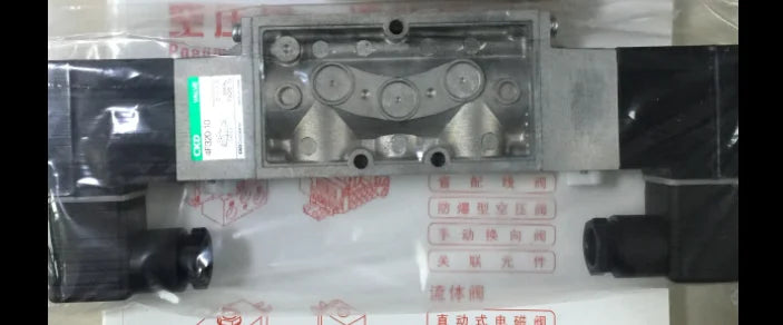 1PC  NEW  CKD   4F320-10-DC24V    4F320-10  DC24V   free  shipping