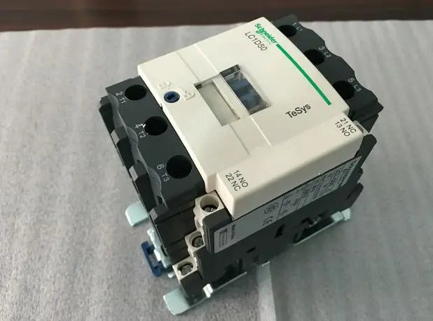 LC1D50F7C LC1D50 F7C 110VAC NEW Schneider Telemecanique Contactor free shipping