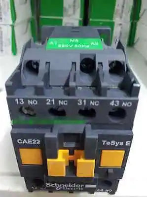 CA-E22M5N CAE22M5N 1Pcs NEW Schneider 220VAC Relay free shipping