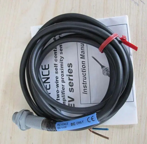 New in box KEYENCE Proximity Switch EV-112F EV 112F free shipping